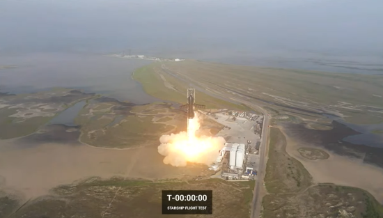SpaceX星舰终于点火发射，但在空中爆炸