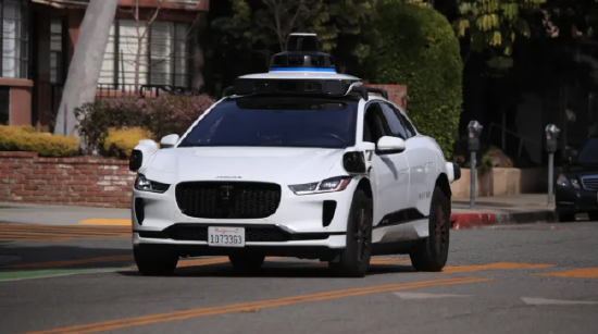 Uber与Waymo达成合作，将提供自动驾驶叫车和送货服务