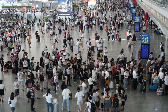 暑运火爆开启！广州南站预计到发旅客3854.5万人次