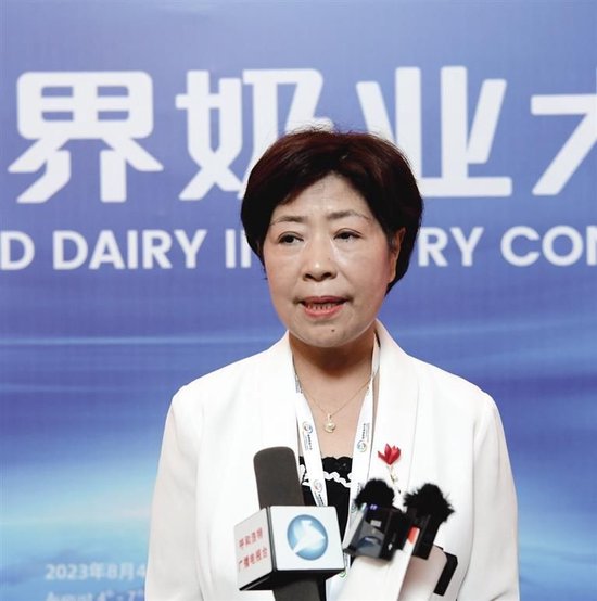 刘美菊：伊利和蒙牛不仅为内蒙古自治区和中国乳业争了光，也对促进世界乳业发展起到了积极作用